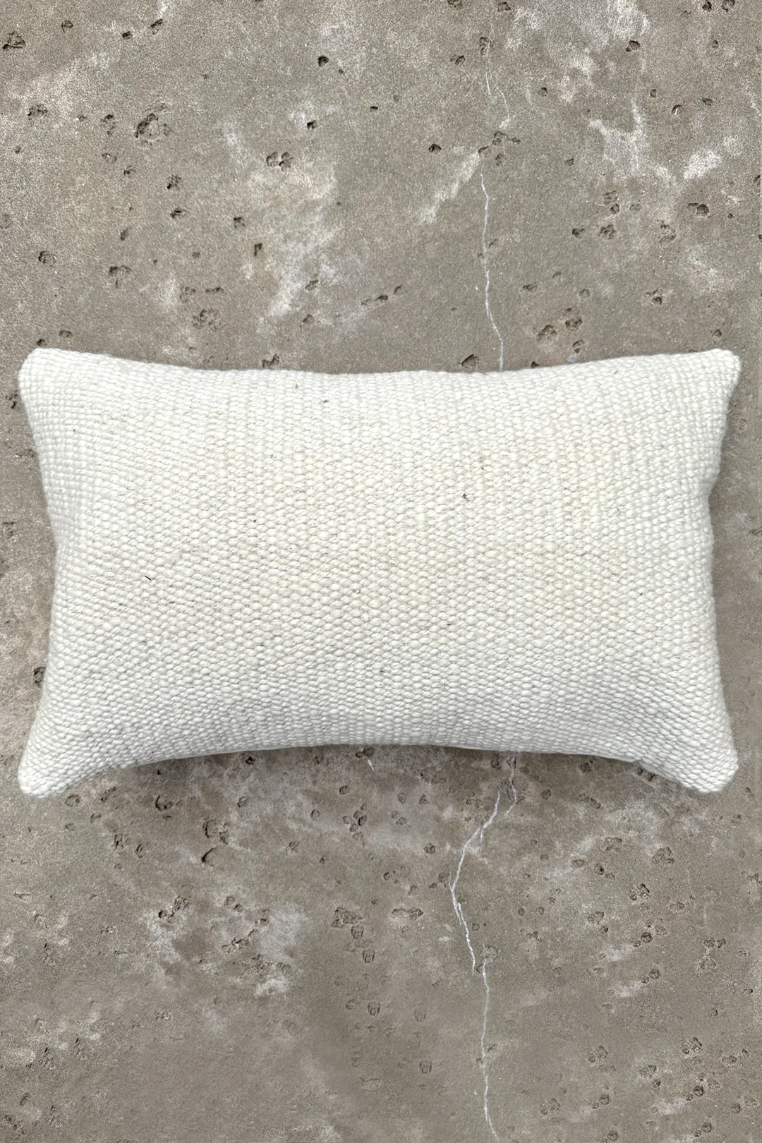 Aaq Cushion Lumbar Natural 22"x14" - Image 2